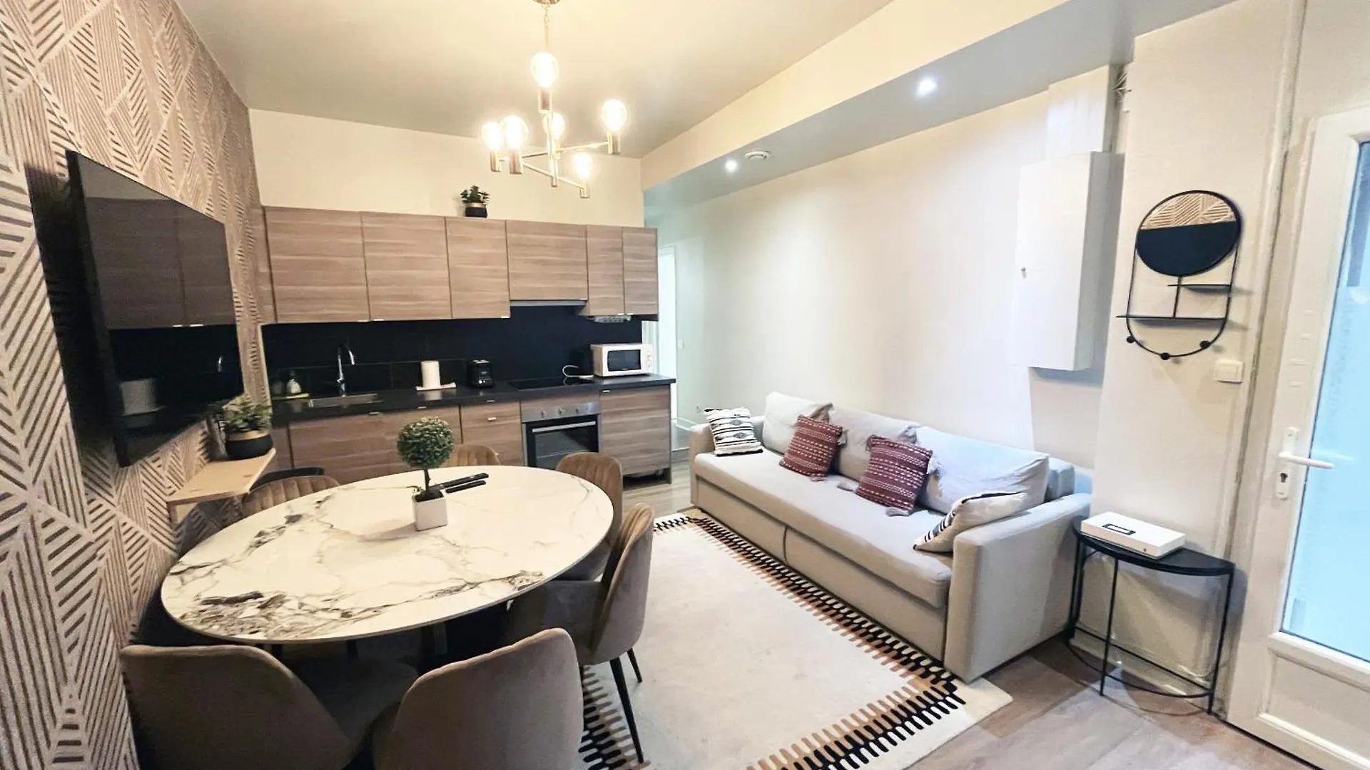 06 - Designed Flat Grands Boulevards Apartment *