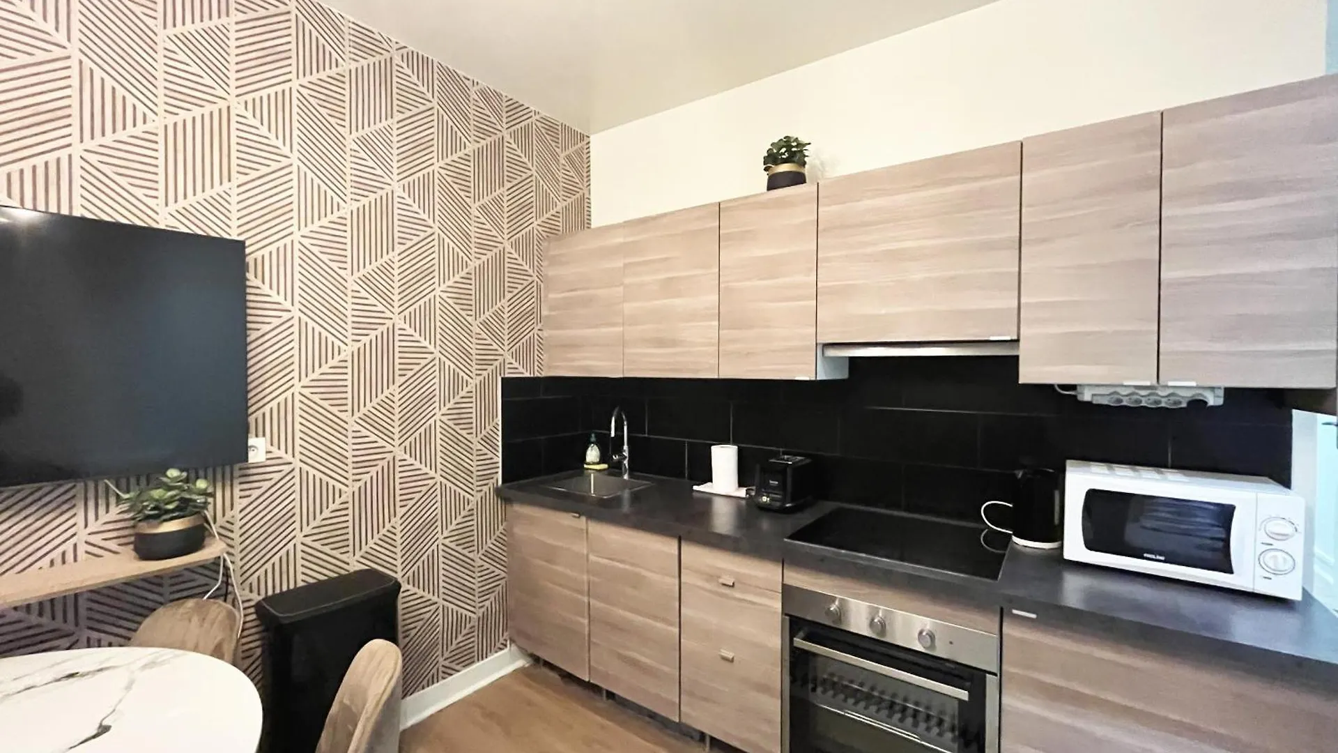 06 - Designed Flat Grands Boulevards Apartment