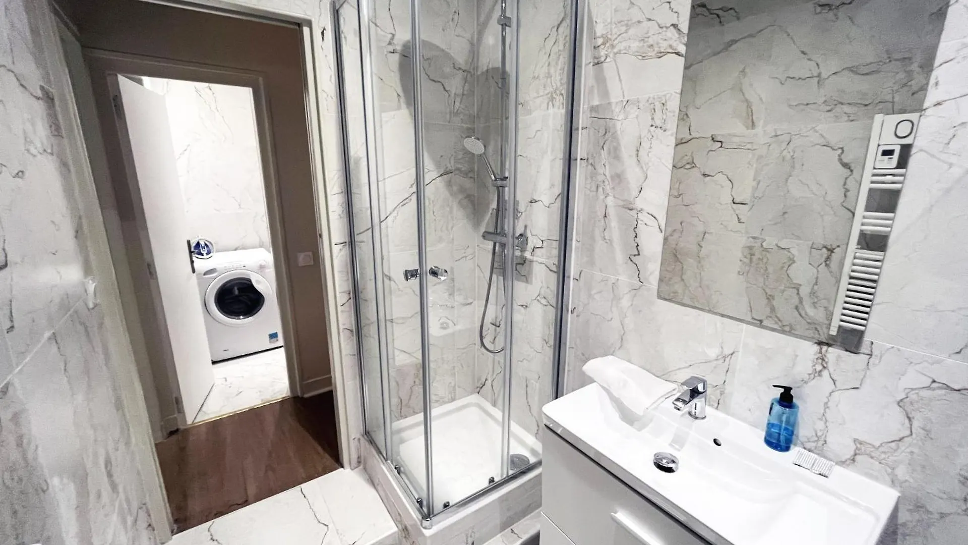 06 - Designed Flat Grands Boulevards Apartment *